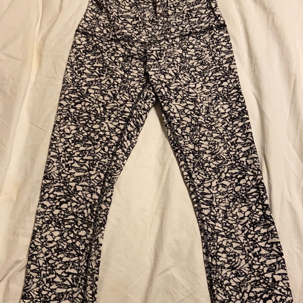 Lululemon size 6 leggings